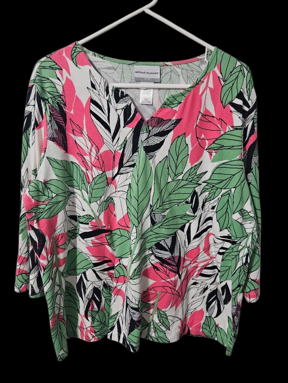 Alfred Dunner Size PXL Women's Pink Green Leaf Print V-Neck 3/4 Sleeve Top